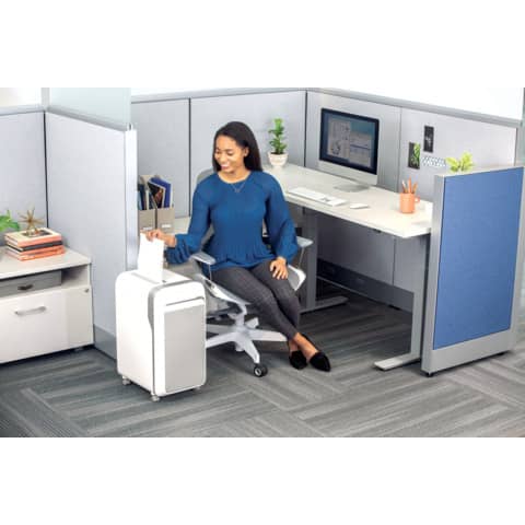Distruggidocumenti uso moderato Fellowes LX221 - P-5 - 30 L - taglio a microframmenti 2x12 mm - bianco 5050501